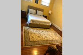 3 Bedroom Apartment steps to Clifton, Zoo, UC, Hospitals